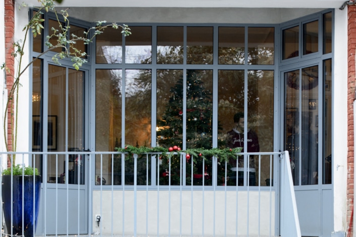 verrière avec portes entrée maison en métal