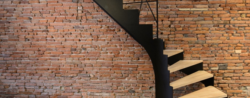 escalier double quart tournant avec limon en acier peint noir