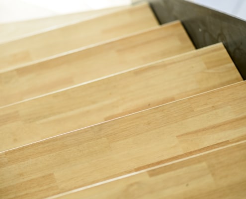 escalier moderne en bois et metal