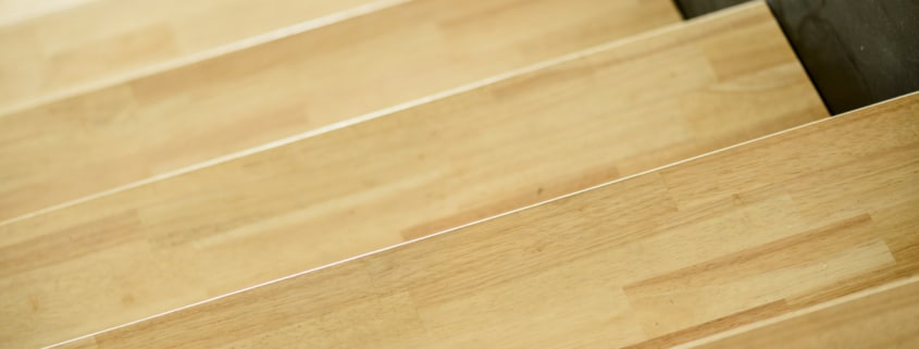 escalier moderne en bois et metal