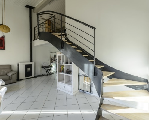 escalier limon lateral en metal