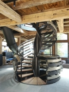 escalier toboggan metal design
