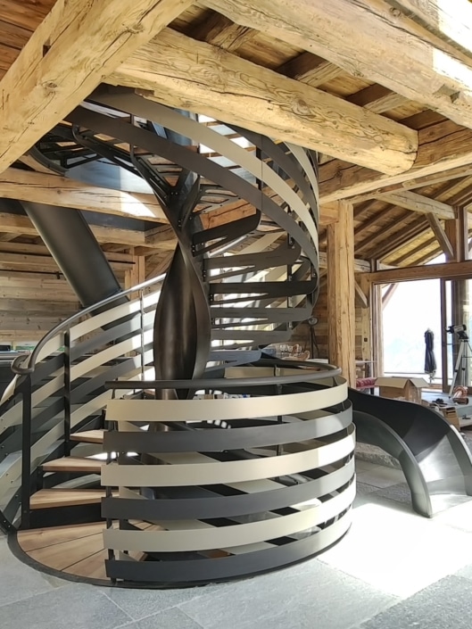 escalier avec toboggan design