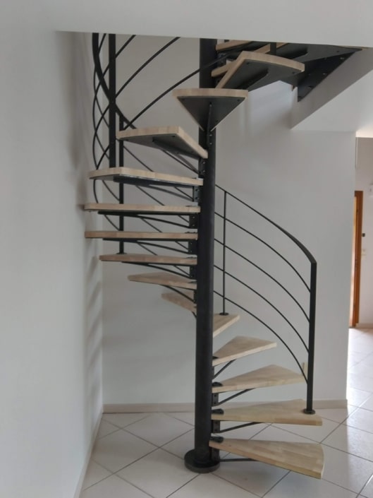 escalier hélicoïdal en métal
