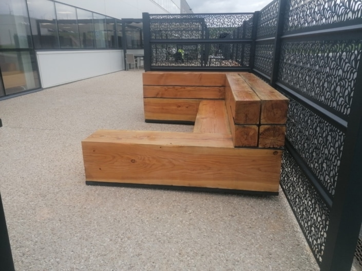 banc en bois et acier