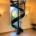 escalier en fer noir hélicoïdal